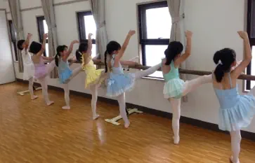 バーレッスン風景